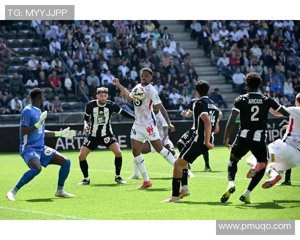 埃因霍温青年队迎战阿尔梅勒荷乙队激战即将展开